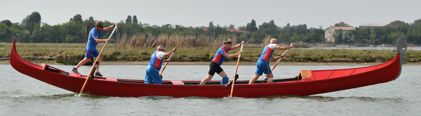vogalonga-gondole_rouge.jpg